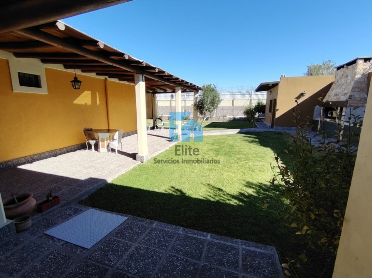 Venta Casa Categoria Bo San Ignacio 3 Dormitorios 2 Baños - Alta Calidad Y Excelente Entorno Y Terreno