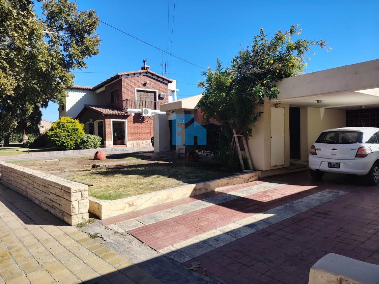 Casa 3hab, 3 Baños, 1100m De Terreno, A 1 Cuadra Plaza Santa Lucia Sobre Yrigoyen