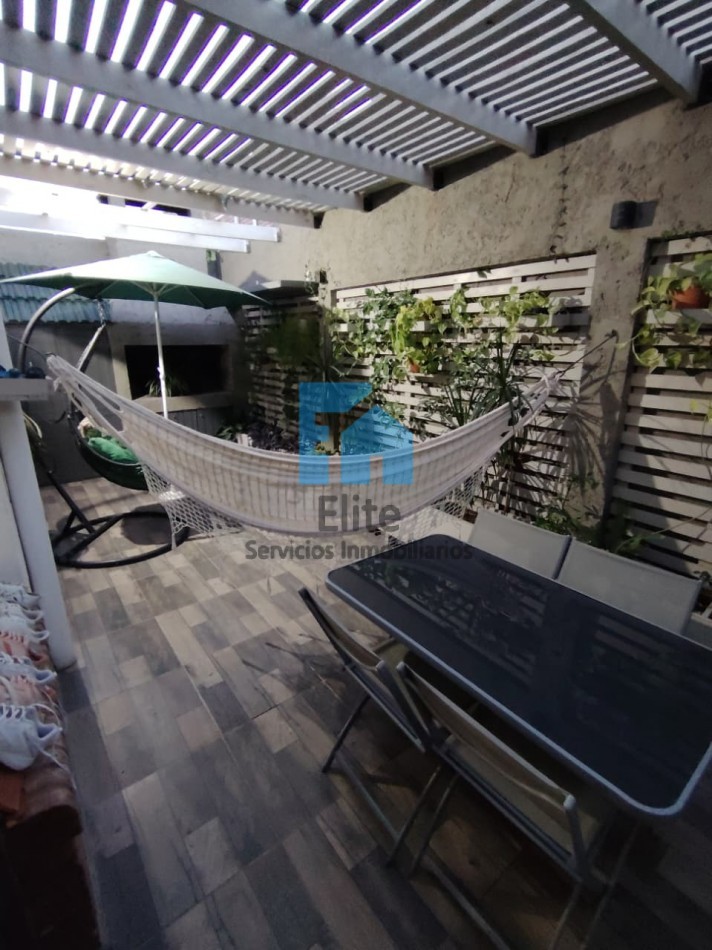Casa Esq 4hab, 2 Baños, 2 Estacionamiento, Corazon De Rivadavia - Bo Jardin