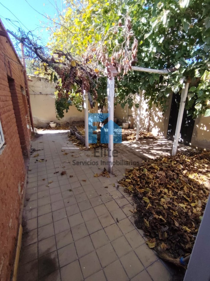 Venta Casa Esquina Juan Jufre Y Roca - 30m De Frente A Jufre - 2dorm 2 Baños
