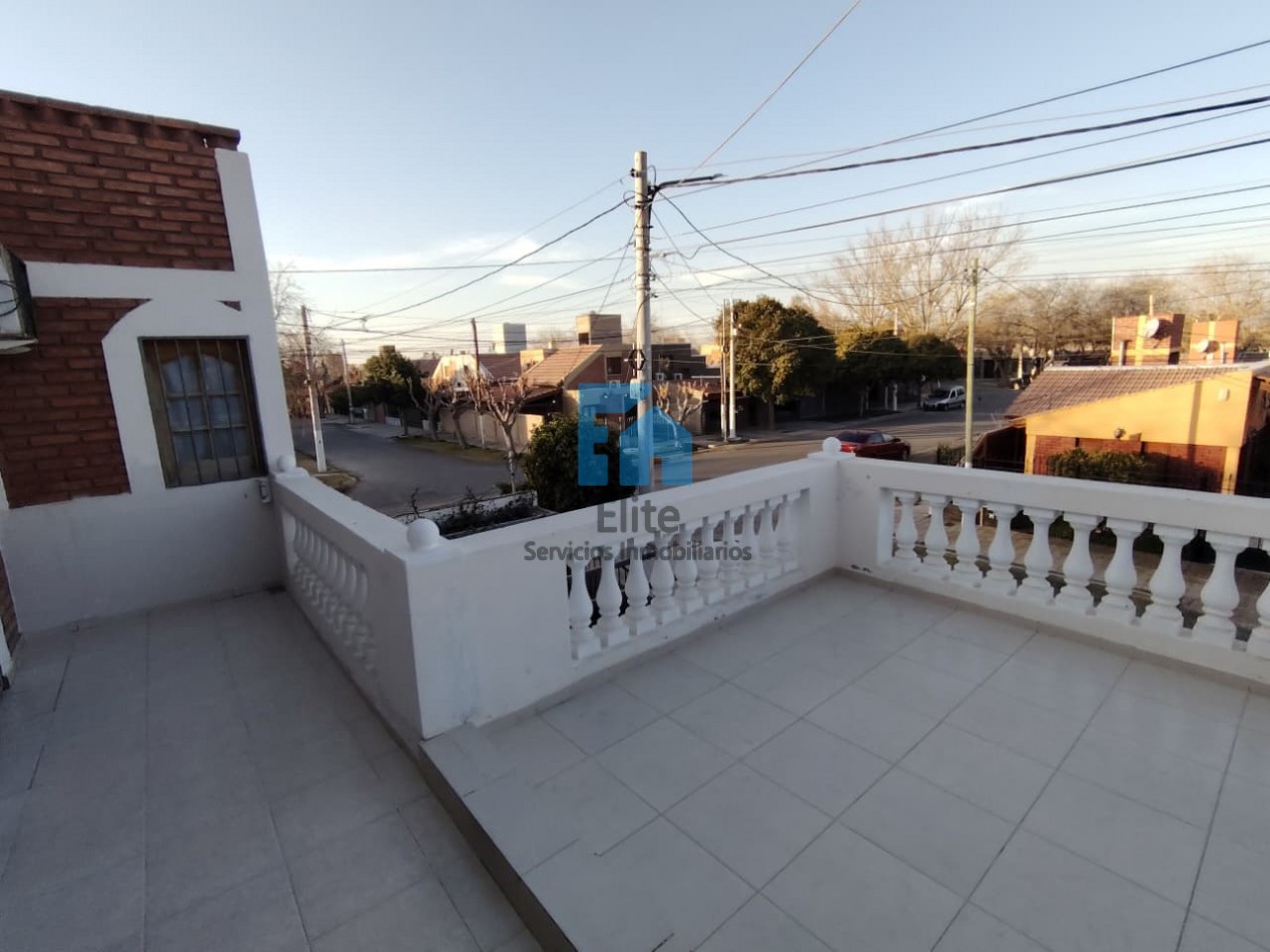Casa Esq 4hab, 2 Baños, 2 Estacionamiento, Corazon De Rivadavia - Bo Jardin