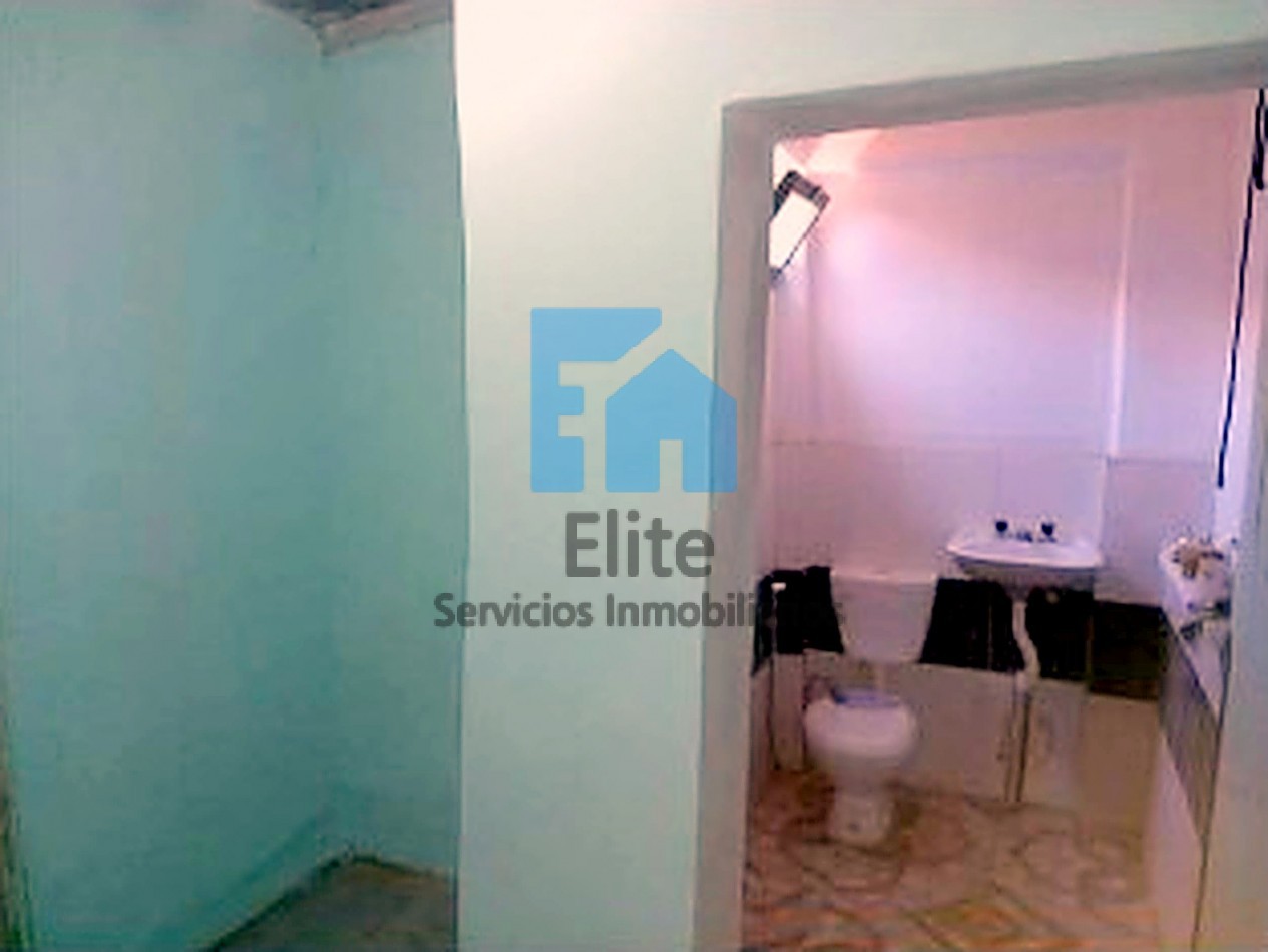Casa Rawson Con Departamento Y Galpon -frente Escuela -inversion 3hab 2baños