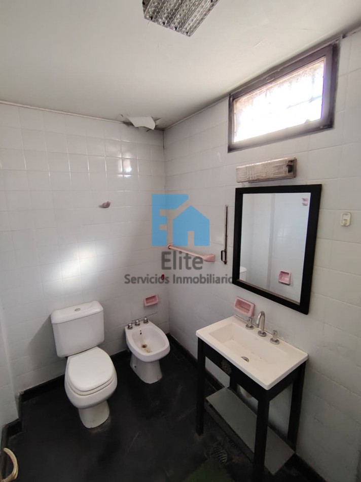 Casa 3hab, 3 Baños, 1100m De Terreno, A 1 Cuadra Plaza Santa Lucia Sobre Yrigoyen