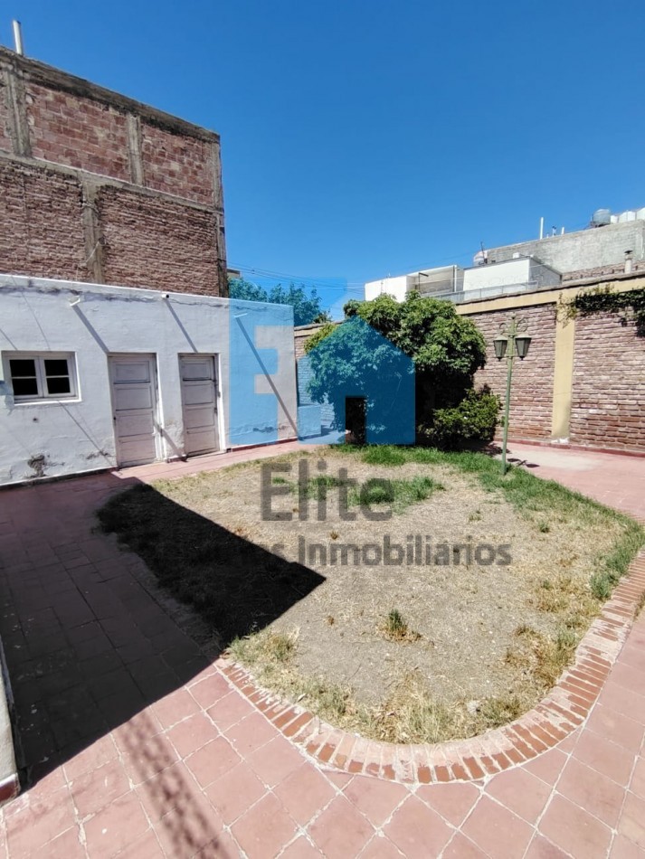 Casa centrica 3hab, 2 baños frente plaza Joroba