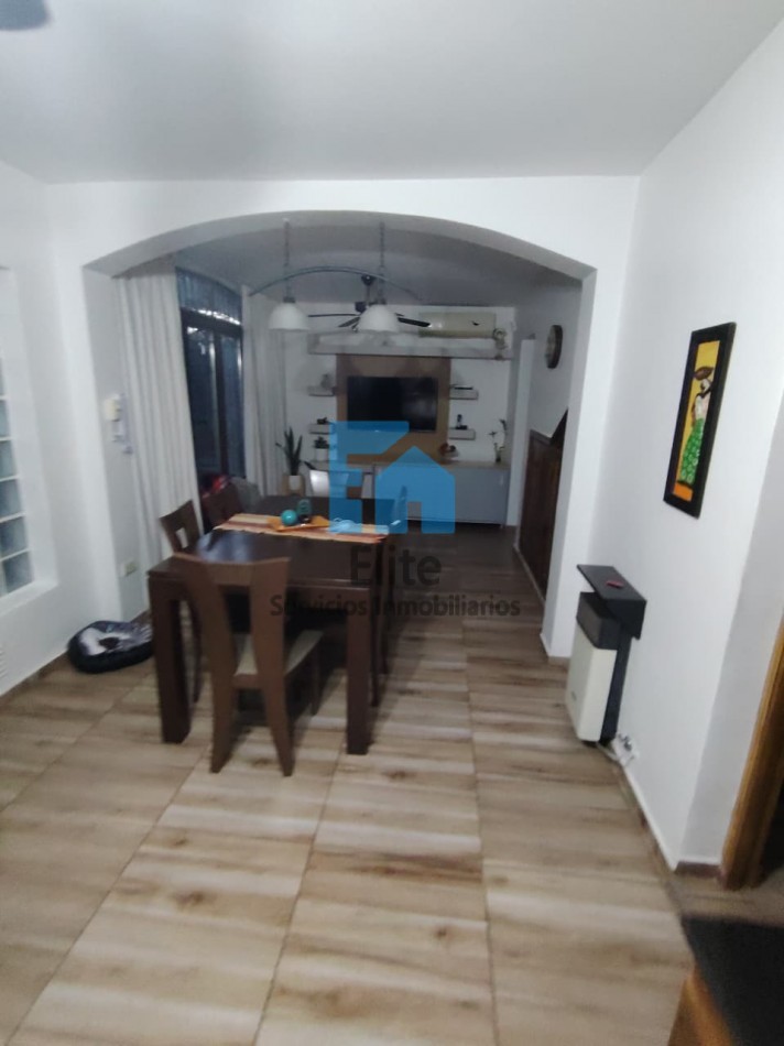 Casa Esq 4hab, 2 Baños, 2 Estacionamiento, Corazon De Rivadavia - Bo Jardin