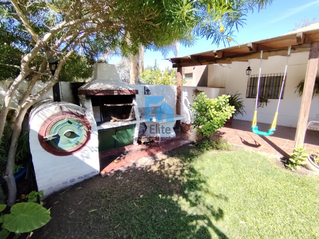 Venta Casa Estilo Español En B° Campodonico - Santa Lucia , 3 Hab, Pileta