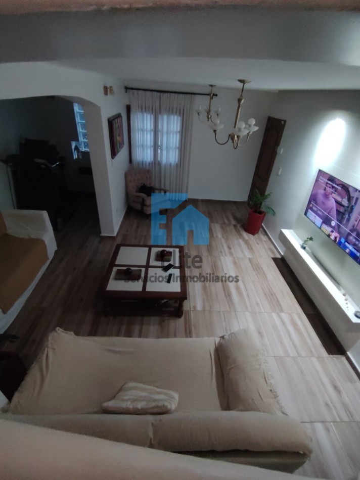Casa Esq 4hab, 2 Baños, 2 Estacionamiento, Corazon De Rivadavia - Bo Jardin