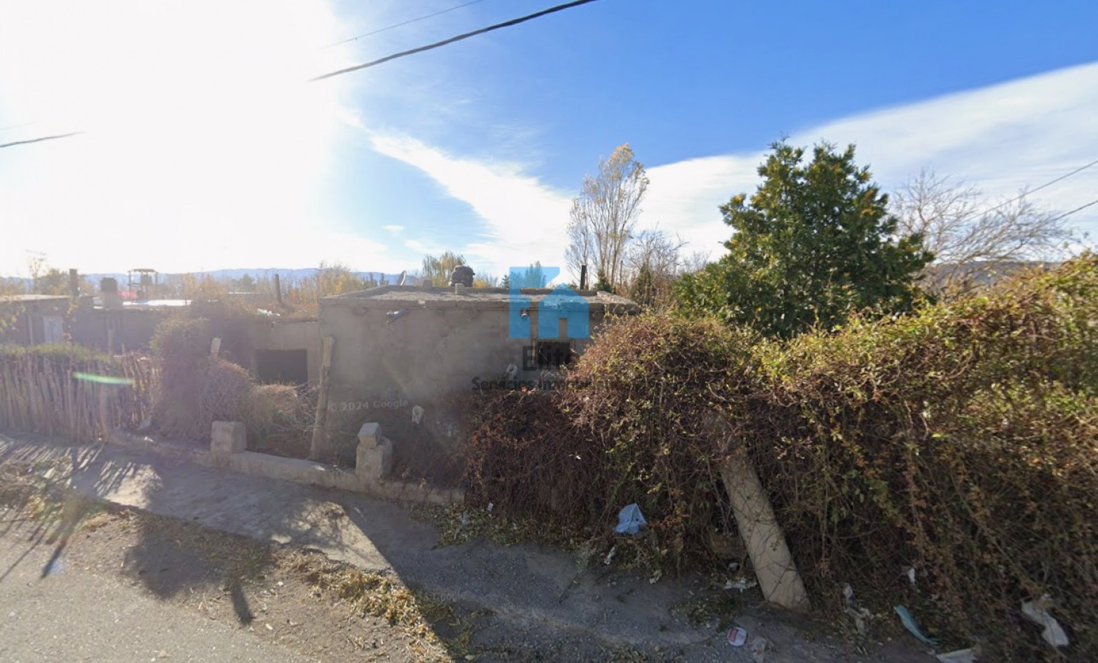 Venta. Casa En Esquina Con Gran Terreno En Rodeo - Cerca Hospital