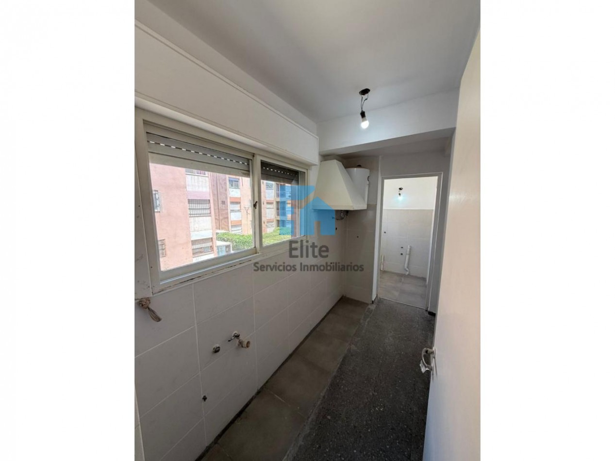 Venta - 3 Dorm - Amplio Departamento En Barrio Enoe Bravo