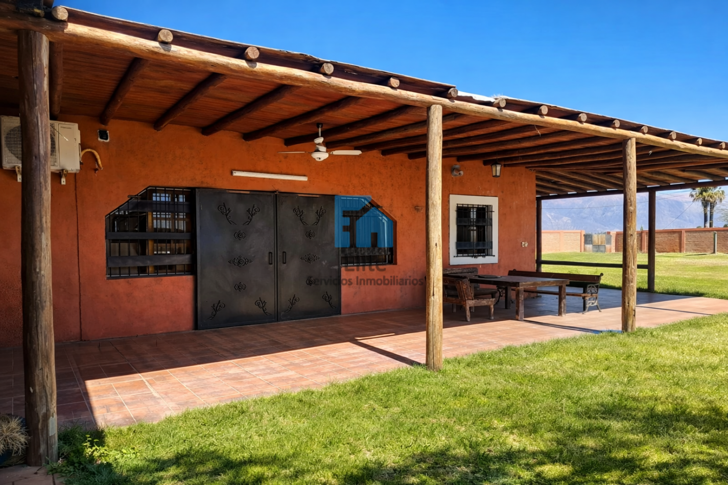 Categoria Casa Quinta En El Medano, Pileta, 4 Dormitorios, 2 Baños, Gran Galeria. 2800m² Jacuzzi