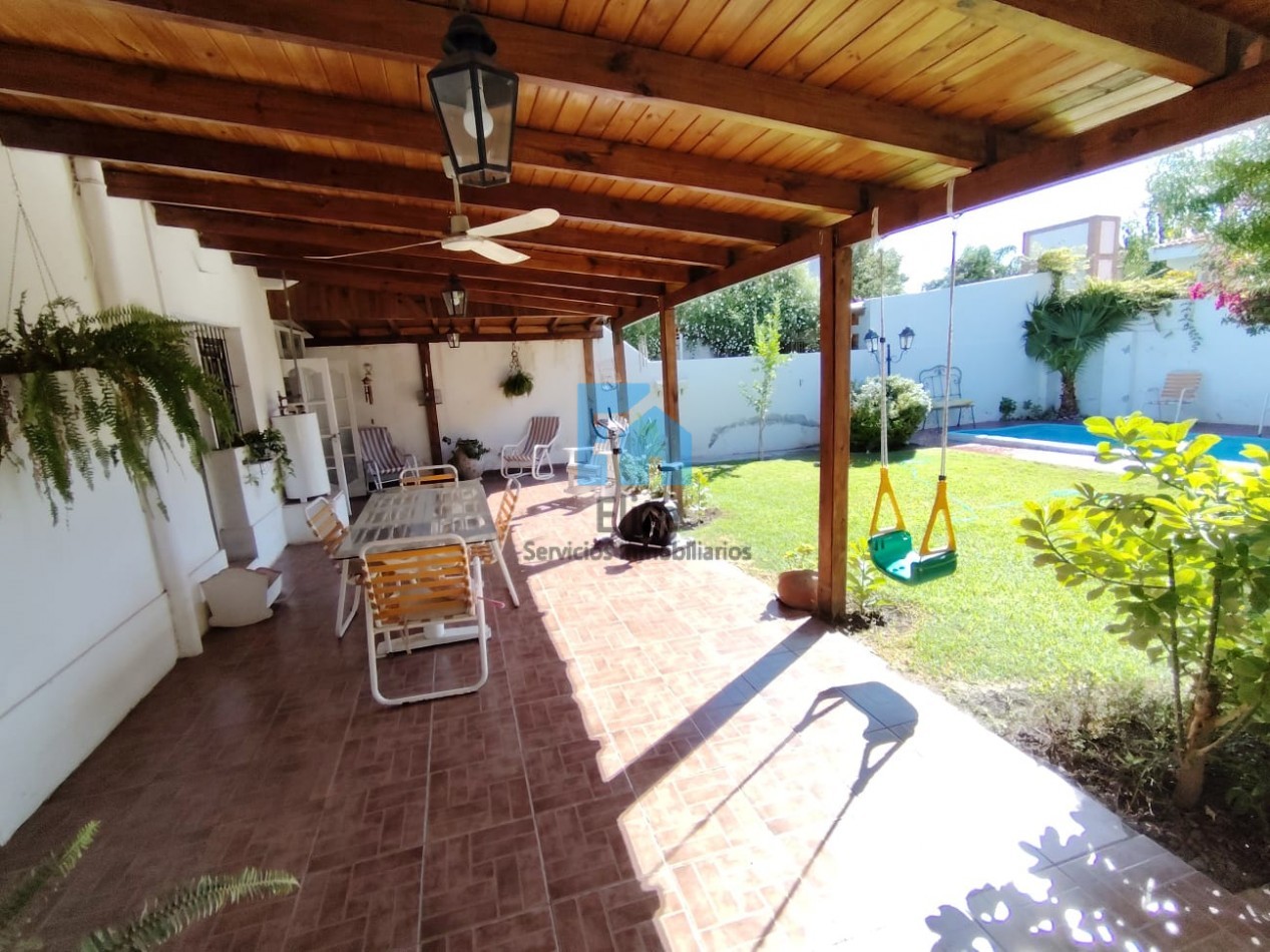 Venta Casa Estilo Español En B° Campodonico - Santa Lucia , 3 Hab, Pileta
