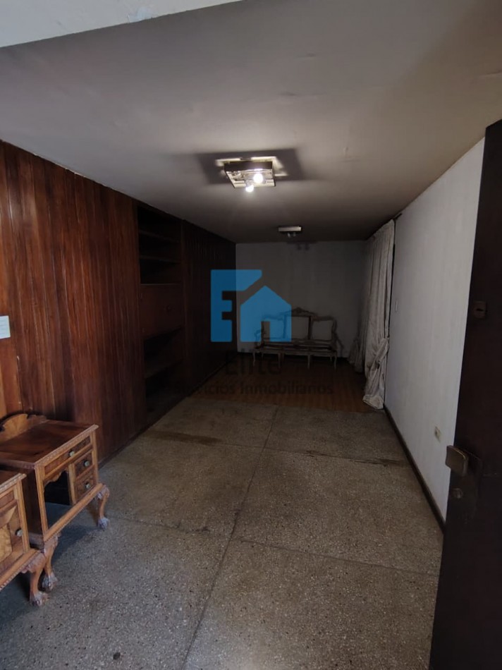 Casa 3hab, 3 Baños, 1100m De Terreno, A 1 Cuadra Plaza Santa Lucia Sobre Yrigoyen