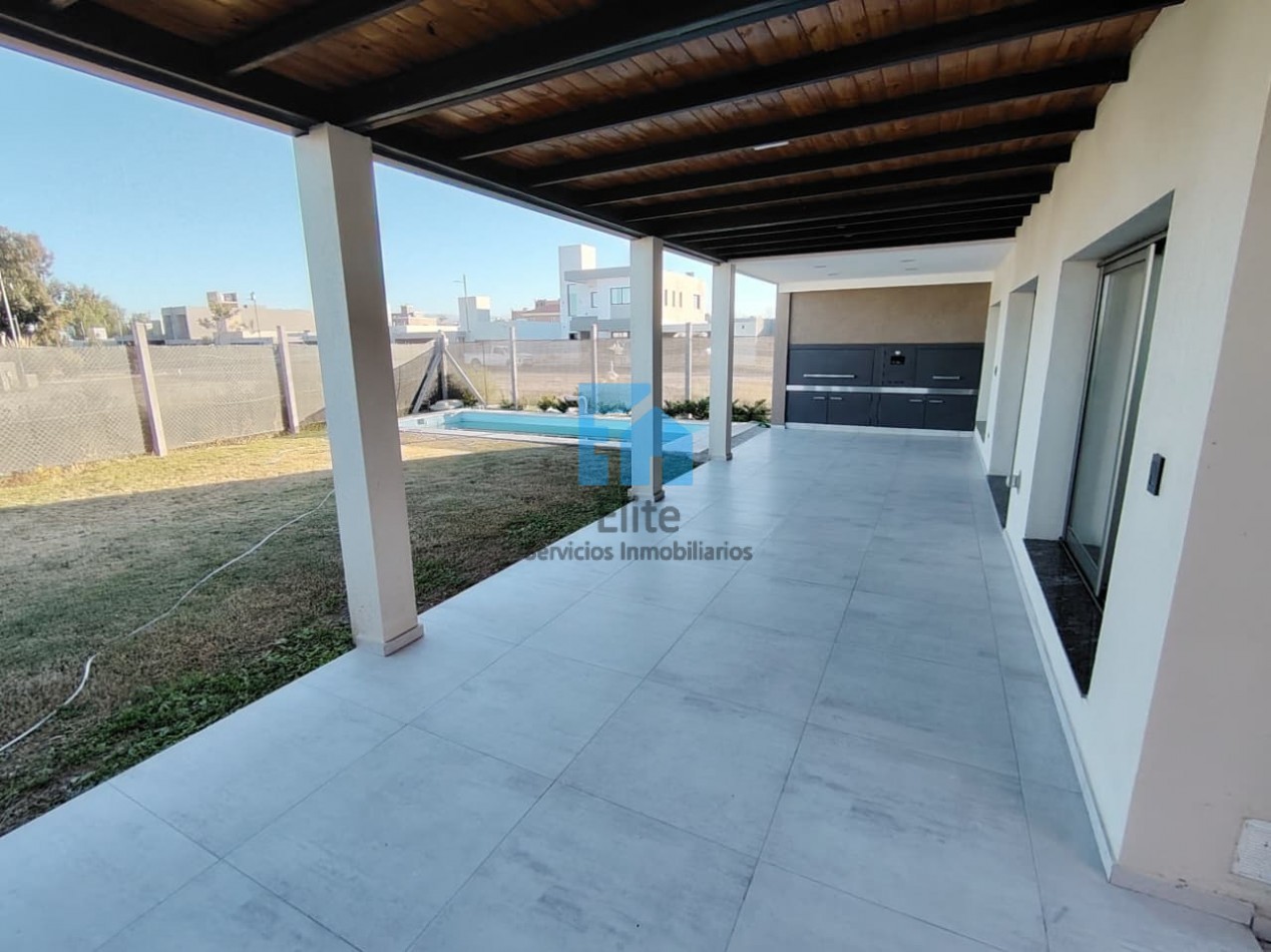 Alquiler Casa A Estrenar La Ernestina - 4 Hab - 3 Baños - Pileta. Santa Lucia