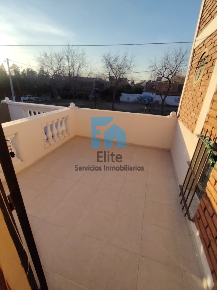 Casa Esq 4hab, 2 Baños, 2 Estacionamiento, Corazon De Rivadavia - Bo Jardin