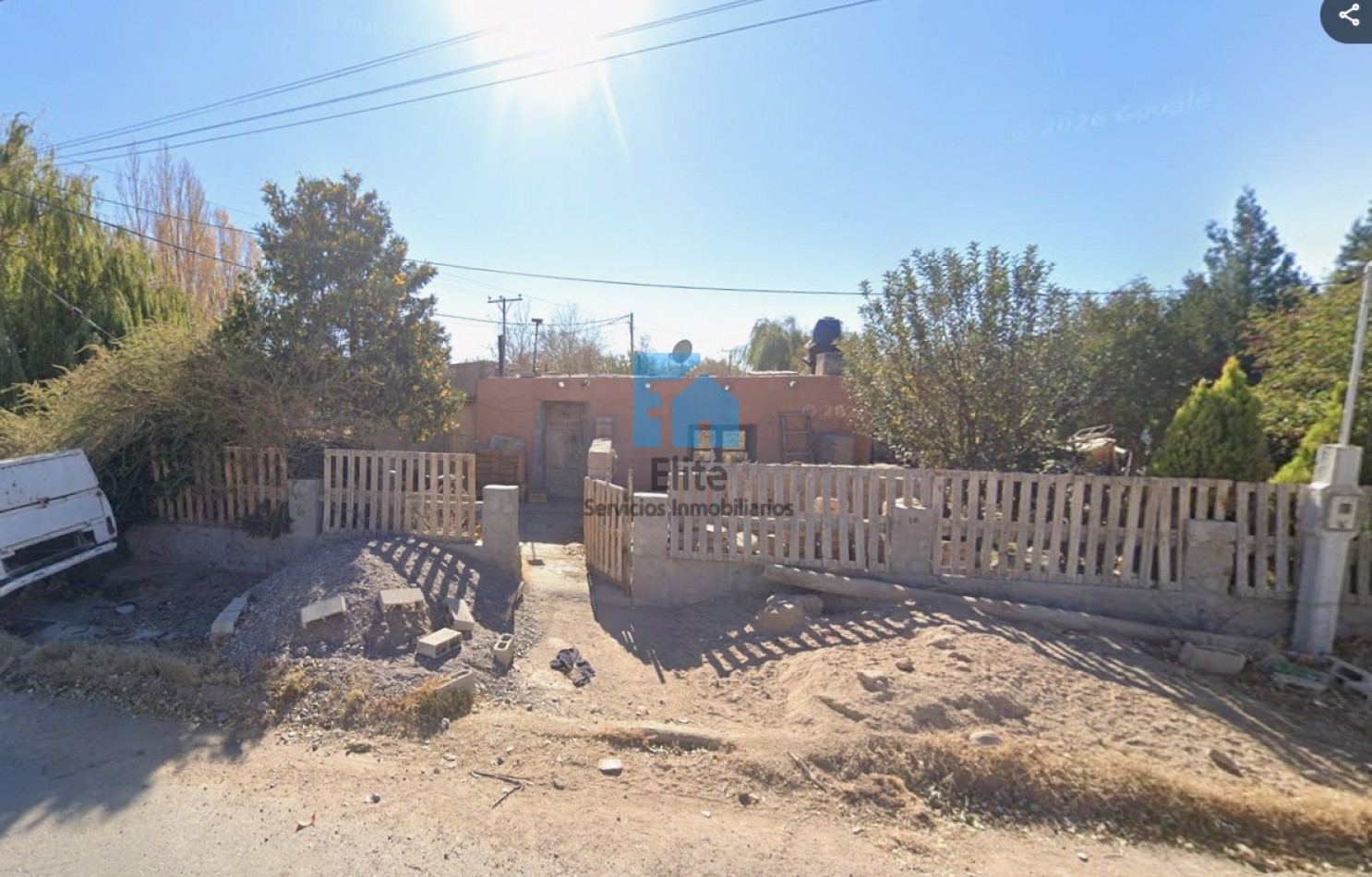 Venta. Casa En Esquina Con Gran Terreno En Rodeo - Cerca Hospital