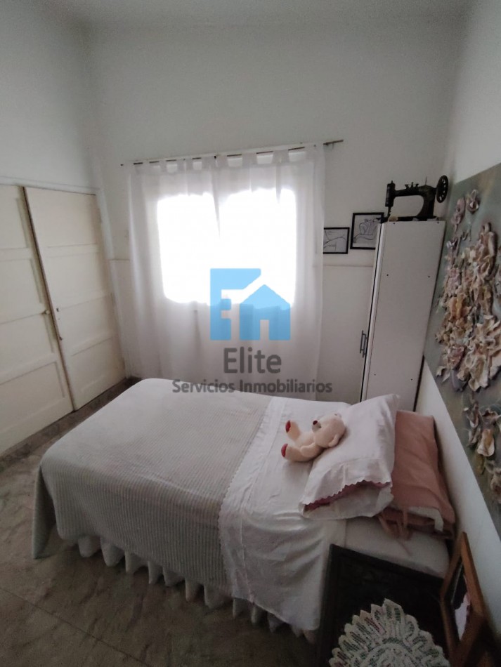 Venta Casa Estilo Español En B° Campodonico - Santa Lucia , 3 Hab, Pileta