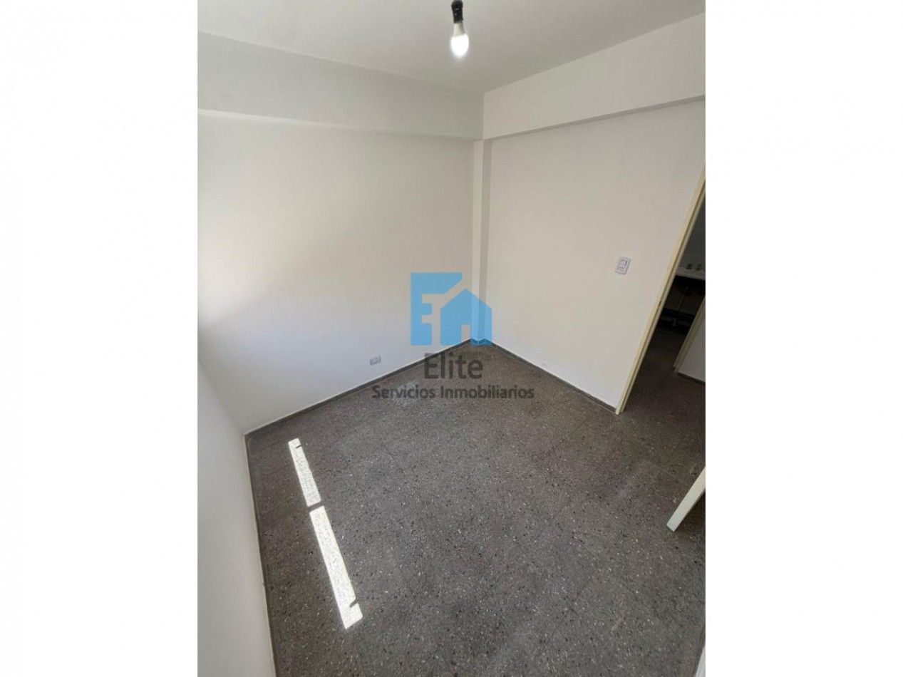 Venta - 3 Dorm - Amplio Departamento En Barrio Enoe Bravo