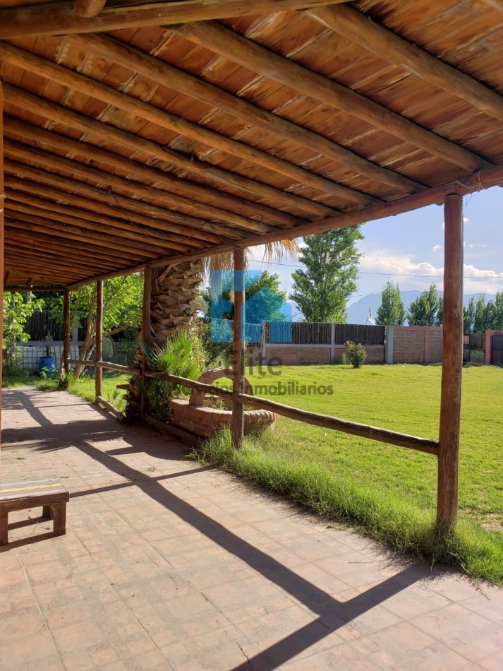 Categoria Casa Quinta En El Medano, Pileta, 4 Dormitorios, 2 Baños, Gran Galeria. 2800m² Jacuzzi