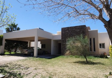 Alquiler Casa Categoria Ba La Lucia Privado, 3 Hab, Pileta, Gran Patio. Santa Lucia