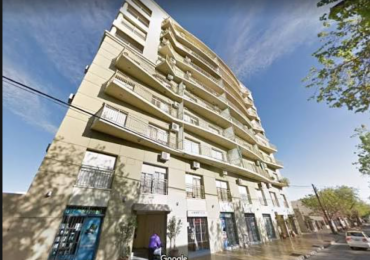 Espectacular Departamento En Edificio Tambolar - Con Cochera Subterranea -orientacion Sur