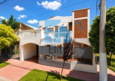 Casa Esq 4hab, 2 Baños, 2 Estacionamiento, Corazon De Rivadavia - Bo Jardin