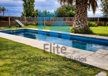 Categoria Casa Quinta En El Medano, Pileta, 4 Dormitorios, 2 Baños, Gran Galeria. 2800m² Jacuzzi