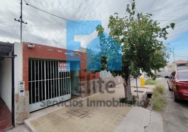 Casa En Rawson - Ideal Para Familia 3 Dormitorios · Patio · Cochera