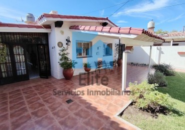 Venta Casa Estilo Español En B° Campodonico - Santa Lucia , 3 Hab, Pileta