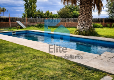 Categoria Casa Quinta En El Medano, Pileta, 4 Dormitorios, 2 Baños, Gran Galeria. 2800m² Jacuzzi